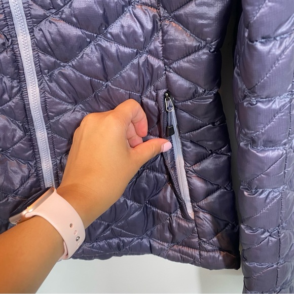 North Face Thermoball purple jacket with hood size XS - Picture 5 of 10